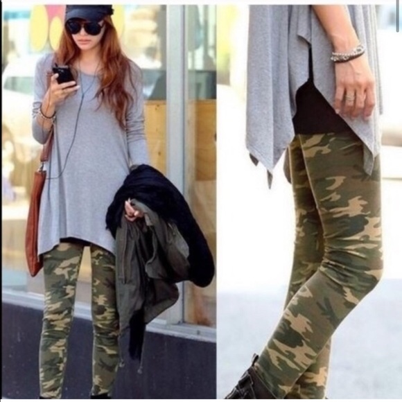 💚🤎CAMO LEGGINGS - Picture 2 of 4
